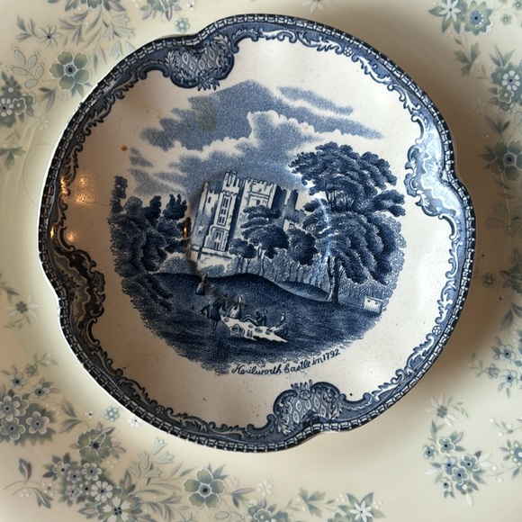 Johnson brothers vintage old Britain castles blus and white saucer 3 available - Picture 2 of 4